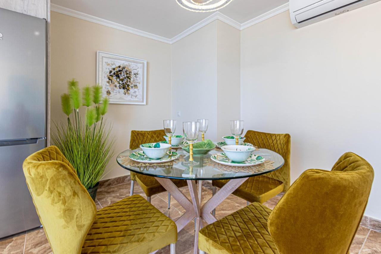 Apartment Costa Paradise - Beachfront